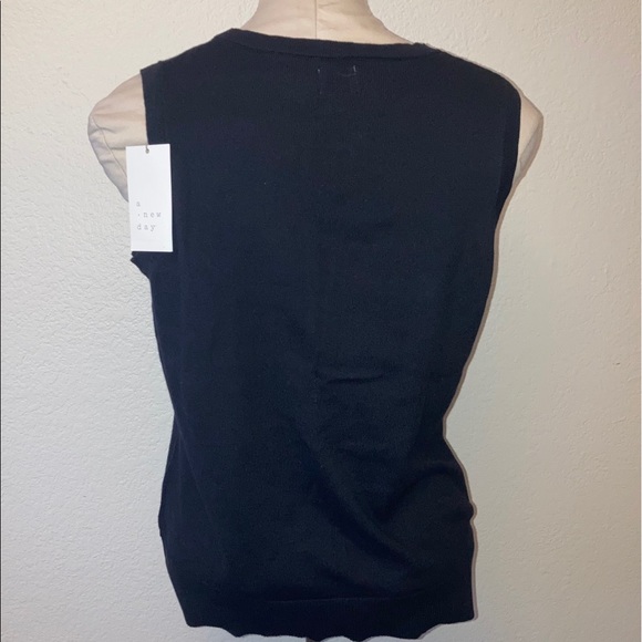 A new day Knitted tank - Picture 2 of 5
